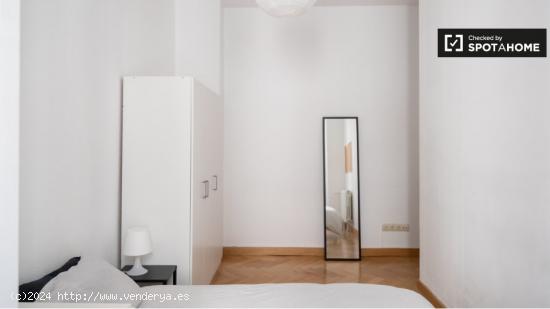 Habitación en apartamento de 7 dormitorios en Lavapiés - MADRID