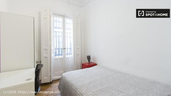 Acogedora habitación en apartamento de 7 dormitorios en Salamanca, Madrid - MADRID