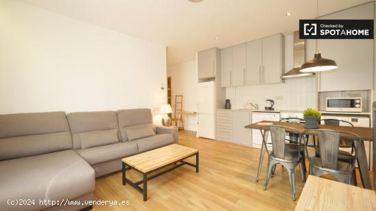 Elegante apartamento de 2 dormitorios con aire acondicionado en alquiler en El Raval, cerca de Las R