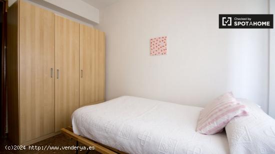 Acogedora habitación en alquiler en un apartamento de 3 dormitorios en Móstoles - MADRID