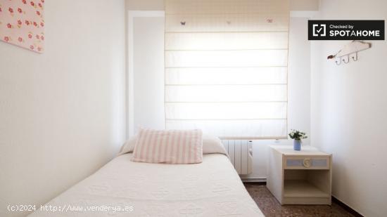 Acogedora habitación en alquiler en un apartamento de 3 dormitorios en Móstoles - MADRID