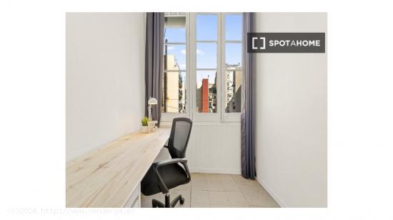 Se alquila habitación moderna en un apartamento de 5 dormitorios en La Dreta de l'Eixample - BARCEL