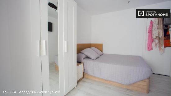 Habitación soleada, apartamento de 3 dormitorios en Camins al Grau, Valencia - VALENCIA