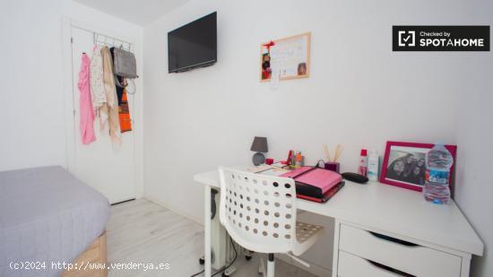 Habitación soleada, apartamento de 3 dormitorios en Camins al Grau, Valencia - VALENCIA