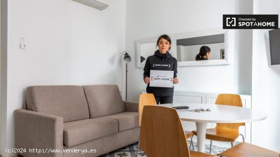 Elegante apartamento de 1 dormitorio con balcón en alquiler en La Dreta de l'Eixample - BARCELONA