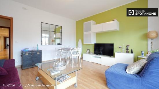 Moderno apartamento de 3 dormitorios con balcones en alquiler en Sant Martí - BARCELONA