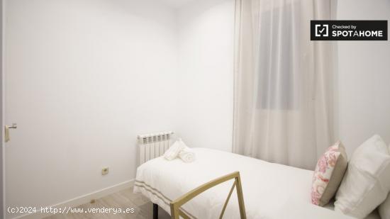 Habitación acogedora en alquiler en un apartamento de 3 dormitorios recientemente renovado - MADRID