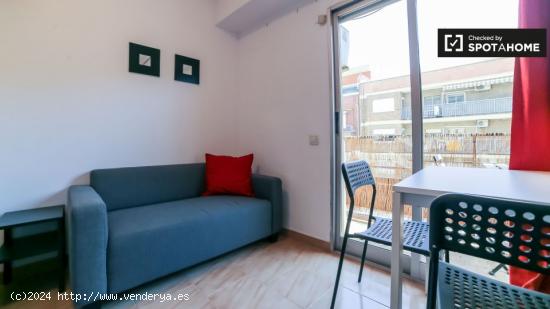 Acogedora habitación en un apartamento de 6 dormitorios, Quatre Carreres - VALENCIA