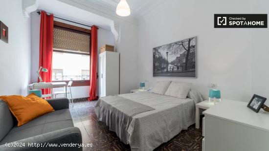 Elegante habitación en alquiler en un apartamento de 8 dormitorios, Extramurs - VALENCIA