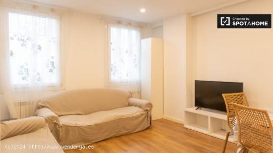 Moderno apartamento de 3 dormitorios en alquiler en Aluche, Madrid - MADRID