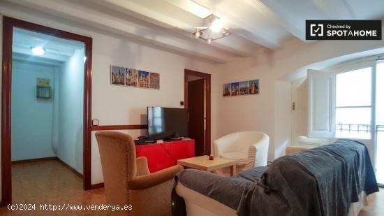 Acogedora habitación en alquiler en apartamento de 5 dormitorios en El Raval - BARCELONA