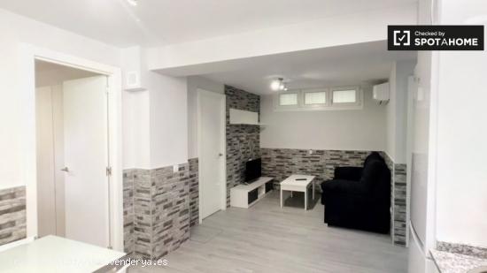 Apartamento de 2 dormitorios en alquiler en Aluche - MADRID