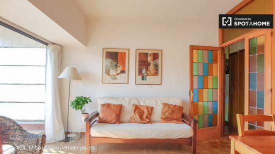 Luminoso apartamento de 2 dormitorios en alquiler en Sants - BARCELONA