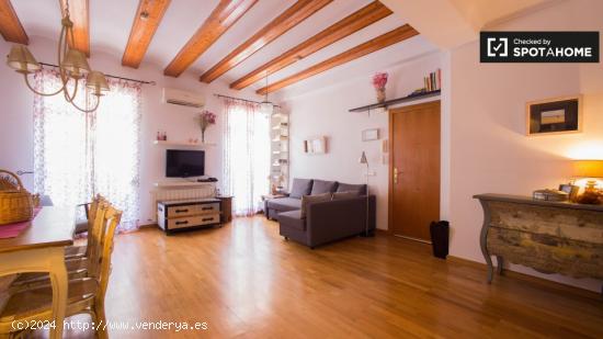 Elegante apartamento de 2 dormitorios en alquiler en Ciutat Vella - VALENCIA