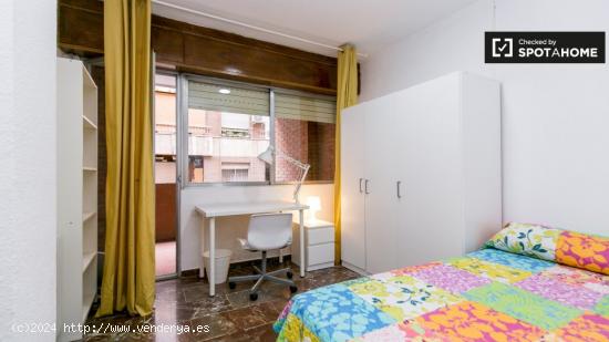 Habitación con balcón en alquiler en apartamento de 5 dormitorios en Ronda - GRANADA