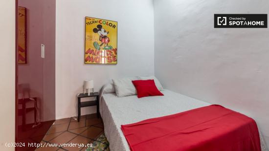 Amplio dormitorio para alquilar en apartamento de 3 dormitorios. - VALENCIA