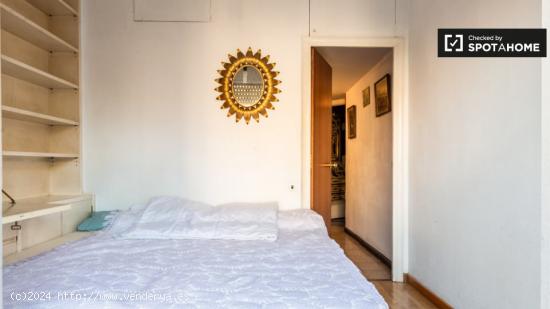 Habitación en apartamento de 3 dormitorios en el Eixample Esquerra, Barcelona - BARCELONA