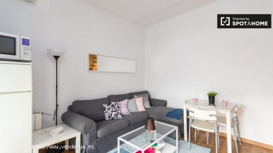 Increíble apartamento de 3 dormitorios con balcón en alquiler en Moncloa - MADRID