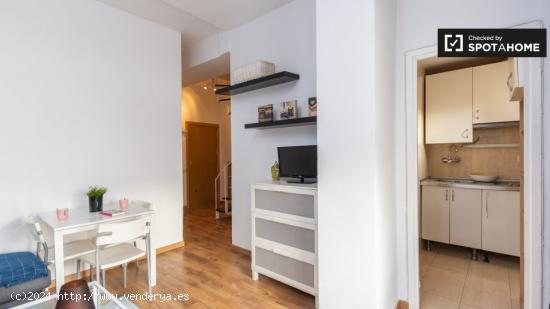 Increíble apartamento de 3 dormitorios con balcón en alquiler en Moncloa - MADRID