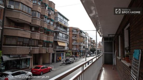 Cómoda habitación en alquiler, apartamento de 5 dormitorios, Carabanchel - MADRID