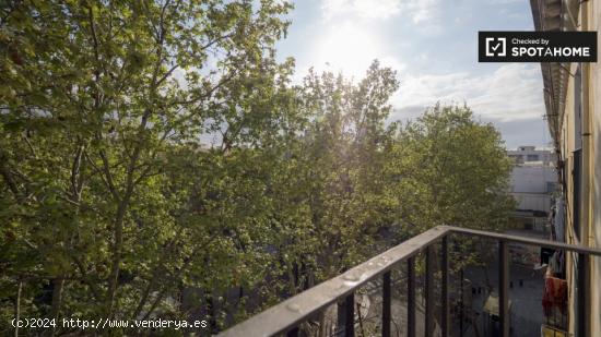 Precioso monoambiente con balcón y aire acondicionado en alquiler en El Raval - BARCELONA