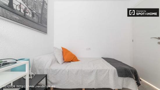 Cómoda habitación en alquiler, apartamento de 4 dormitorios, Rascanya - VALENCIA