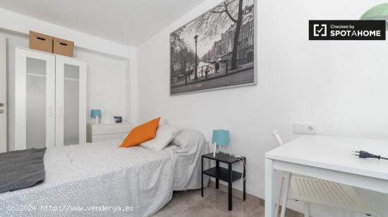 Cómoda habitación en alquiler, apartamento de 4 dormitorios Rascanya - VALENCIA