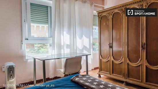 Elegante habitación en alquiler en apartamento de 3 dormitorios, Ciutat Vella - VALENCIA