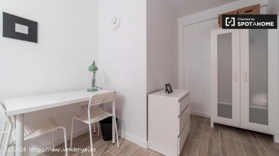 Acogedora habitación en un apartamento de 4 dormitorios en Benimaclet - VALENCIA