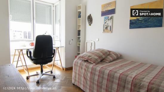 Preciosa habitación en alquiler en apartamento de 3 dormitorios en Fuencarral. - MADRID