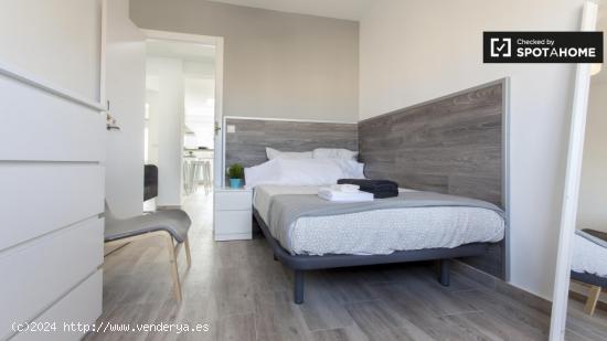 Elegante habitación en alquiler en un apartamento de 4 dormitorios en La Saïdia - VALENCIA