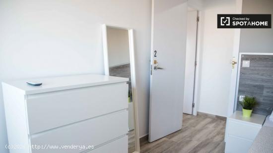 Se alquila habitación moderna en un apartamento de 4 dormitorios en La Saïdia - VALENCIA