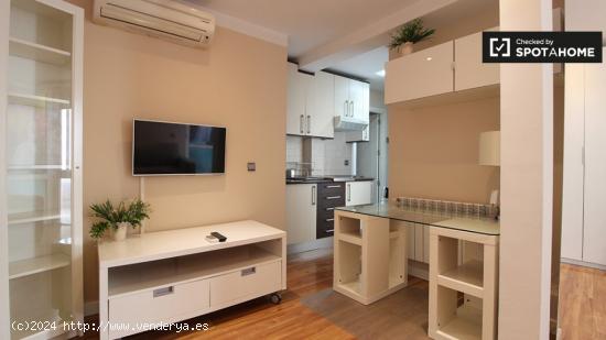 Moderno estudio en alquiler en Madrid Rio - MADRID