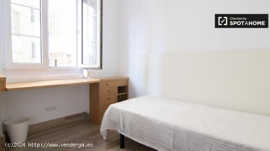 Acogedora habitación en alquiler en un apartamento de 7 dormitorios en Prosperidad - MADRID