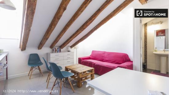 Fantástico loft de estilo, de 1 dormitorio en alquiler en La Latina - MADRID