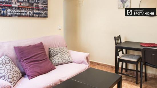 Acogedor apartamento de 2 dormitorios en alquiler en Cuatro Caminos - MADRID