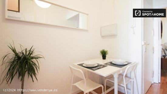 Apartamento informal de 2 dormitorios en alquiler cerca del mercado de Sant Antoni en el Eixample Es