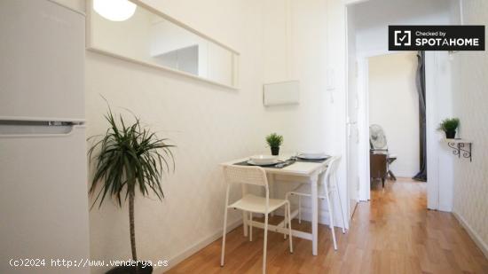 Apartamento informal de 2 dormitorios en alquiler cerca del mercado de Sant Antoni en el Eixample Es