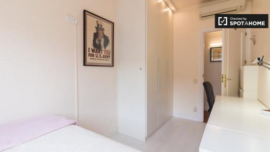 Habitación en piso de 3 dormitorios en Gràcia, Barcelona. - BARCELONA