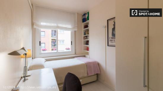 Habitación en piso de 3 dormitorios en Gràcia, Barcelona. - BARCELONA