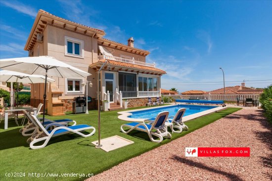 Villa en venta en San Miguel de Salinas (Alicante)