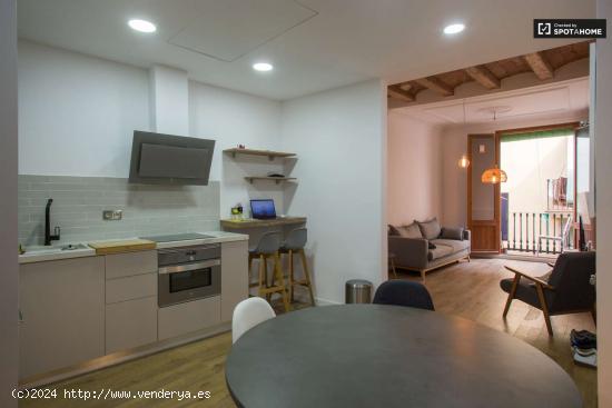  Apartamento de 2 dormitorios con balcones en alquiler en El Born - BARCELONA 