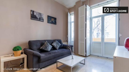 Encantadora habitación en alquiler en un luminoso apartamento de 3 dormitorios, L'Eixample - VALENC