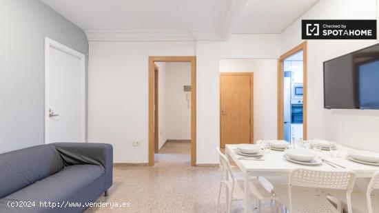 Se alquila habitación en un moderno apartamento de 5 dormitorios en La Saïdia - VALENCIA