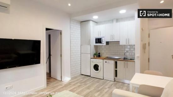 Elegante apartamento de 2 dormitorios con balcón en alquiler cerca de Gran Vía en Malasaña - MADR