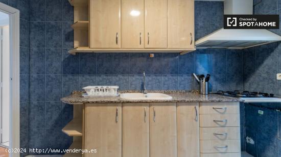 Habitación luminosa para alquilar en apartamento de 4 dormitorios en Camins al Grau - VALENCIA