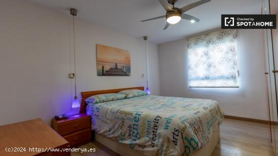 Amplia habitación con cama doble en alquiler en Benimaclet - VALENCIA