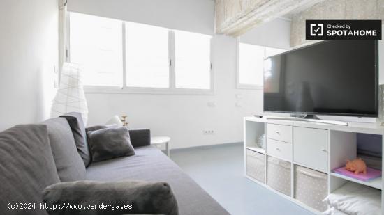 Estudio reformado en alquiler en Sant Andreu - BARCELONA