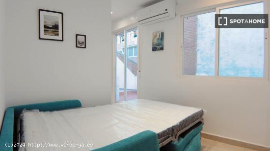 Estudio con terraza en alquiler en Tetuán. - MADRID