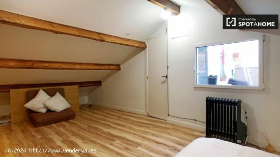 Encantadora habitación en alquiler en apartamento de 2 dormitorios en Tetuán - MADRID